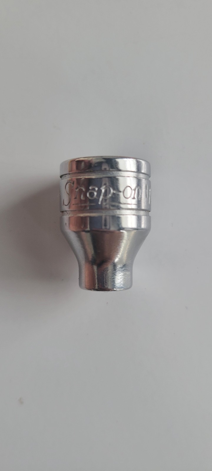 Like New Snap On 3/8 Drive 1/4 Socket Fv081
