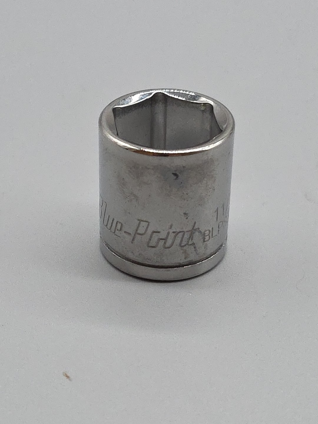 Blue-Point Tools BLPS381116 6 Pt 3/8″ Drive 11/16″ SAE Shallow Socket Chrome USA