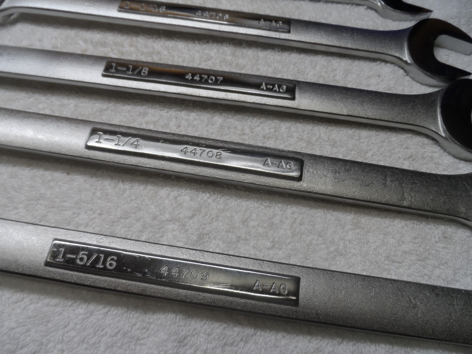 Craftsman SAE Combination Wrench Set, 12 pt, 1″ to 1-5/16″ – 5 pcs (A-AG)