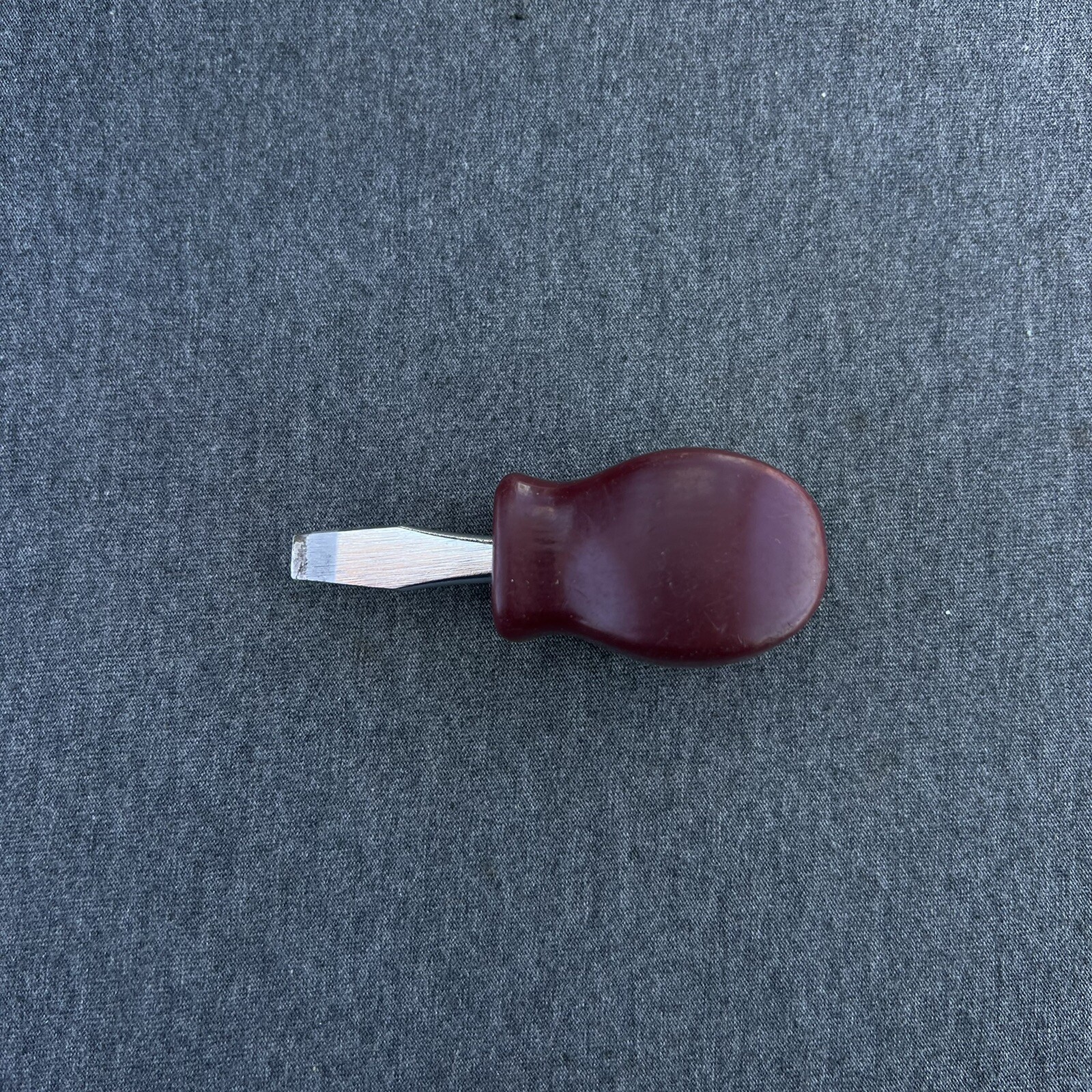 Matco Tools #SDM82 Burgundy 3-1/4”Long Stubby Flat/Slotted Tip Screwdriver