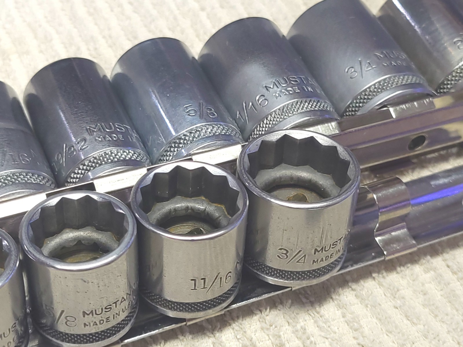 Huge Mustang New Britain Socket Set 1/2″ 3/8″ & 1/4″ Drive 31pc Buffed Nice!
