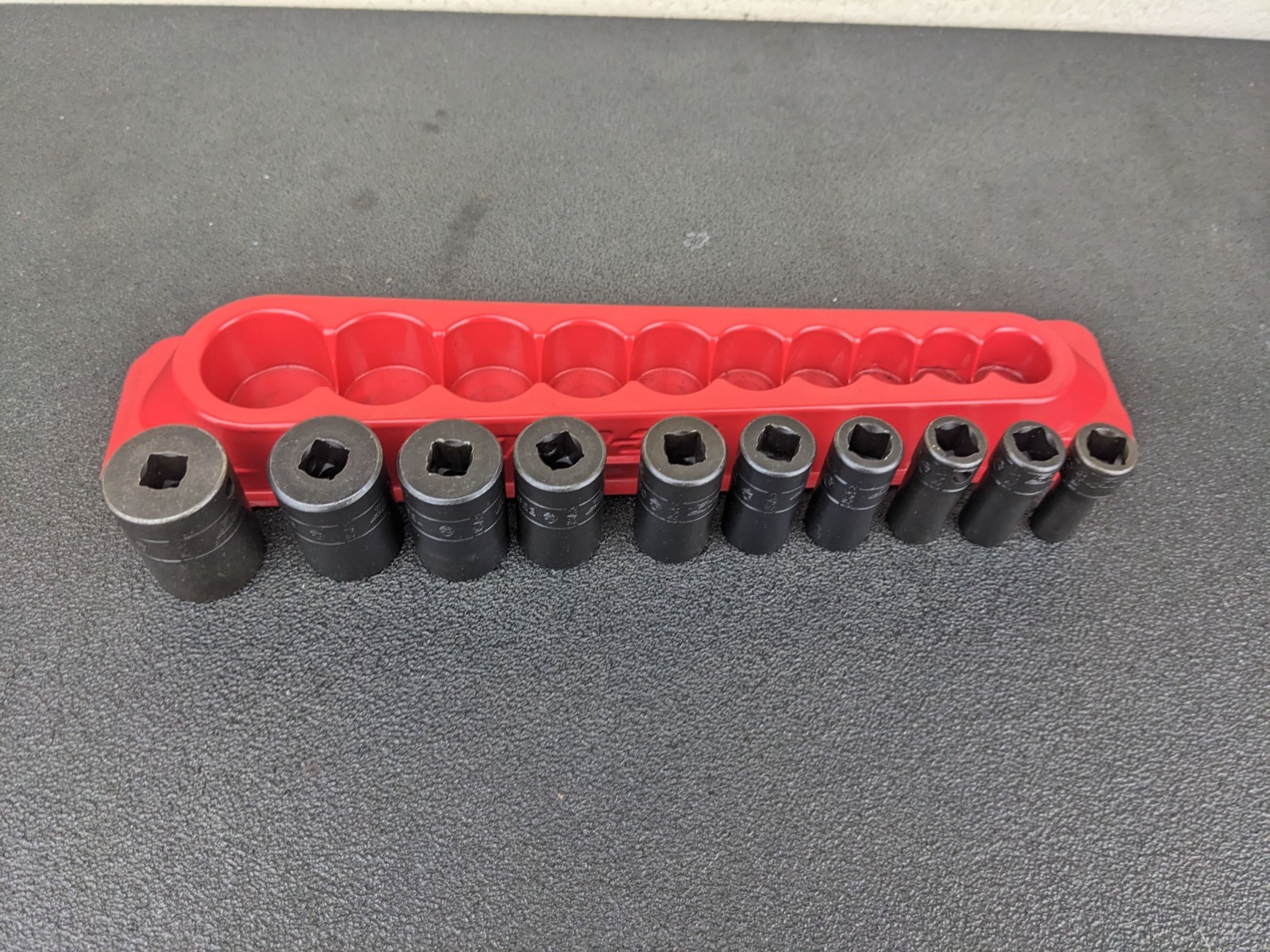 #bo717 Snap-on 210IMFSYA 5/16″-7/8″ 3/8″ Drive 6pt Semi-Deep Impact Socket Set