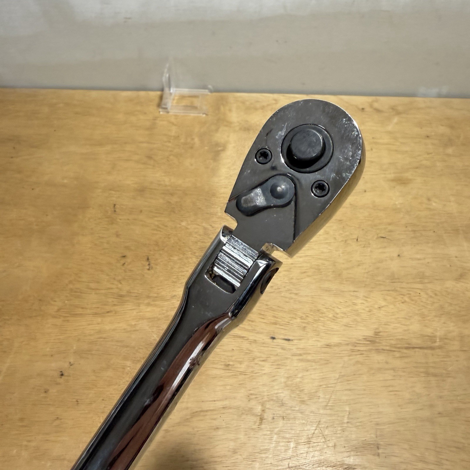 Kobalt 72 -Tooth 3/8-in Drive Flexible Head Ratchet 337323 18 Inch Handle
