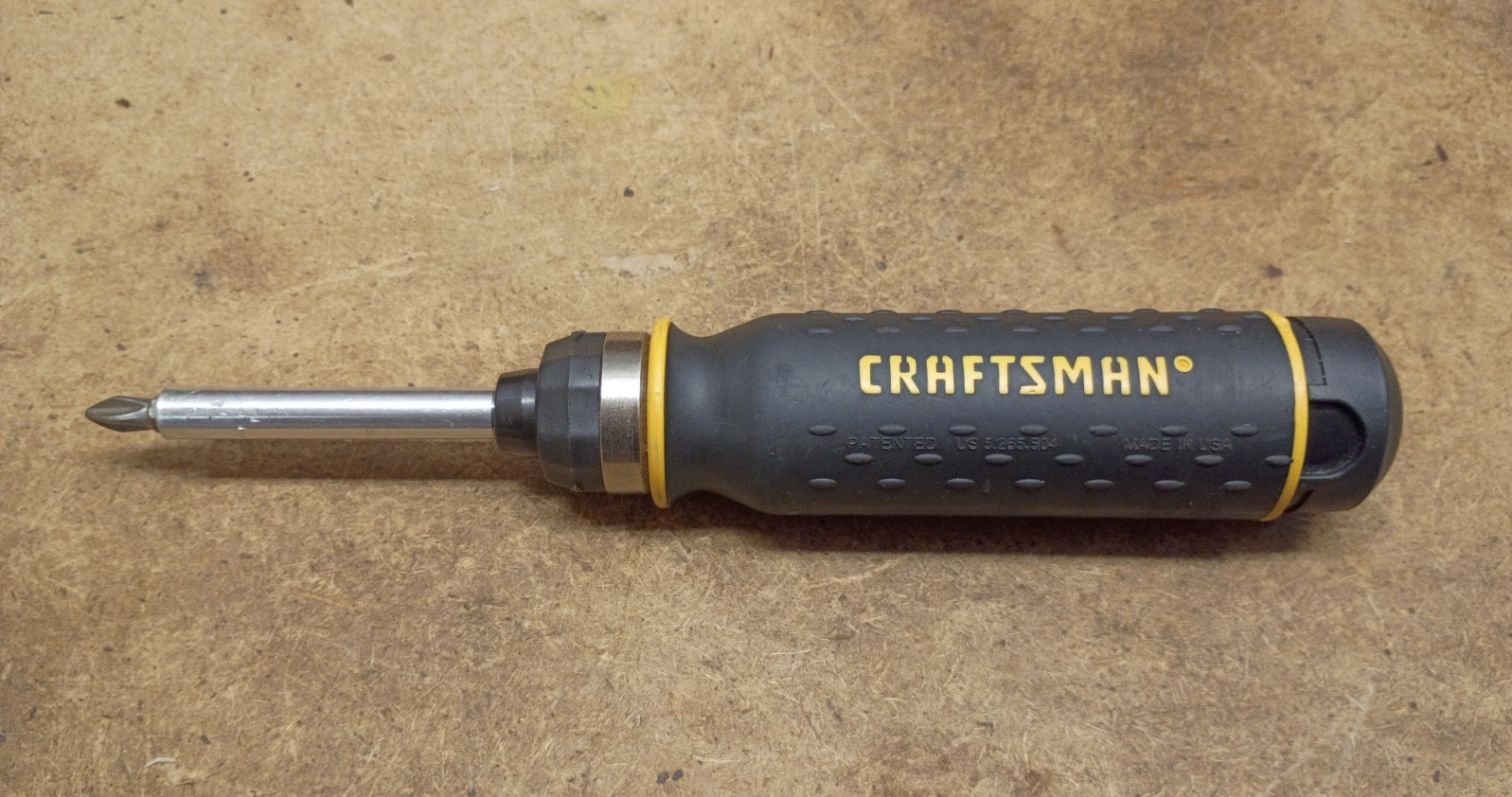 Craftsman USA Ratcheting Reversible Screwdriver with 14 Bits No 41796.