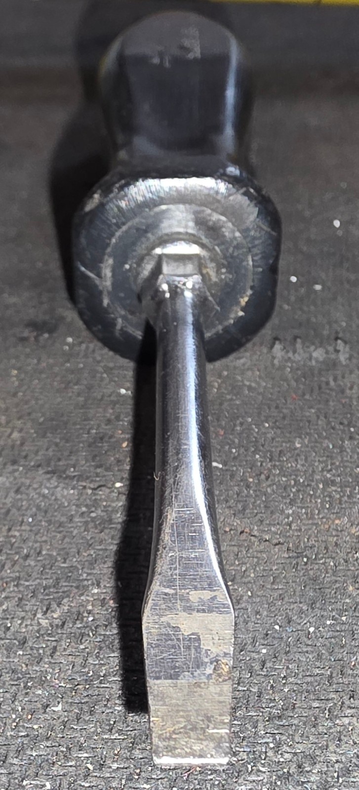 SNAP ON SDD2 BLACK HARD HANDLE FLAT SLOTTED BLADE SCREWDRIVER 6-3/8″ USA