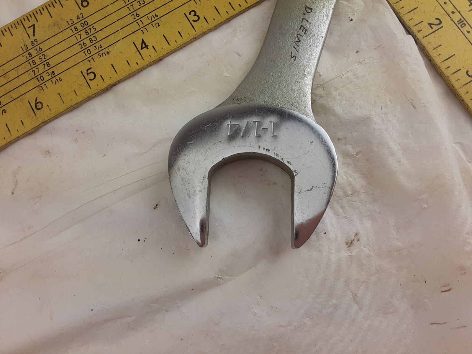 Craftsman USA 44708 Combination Wrench 1-1/4″ -V-