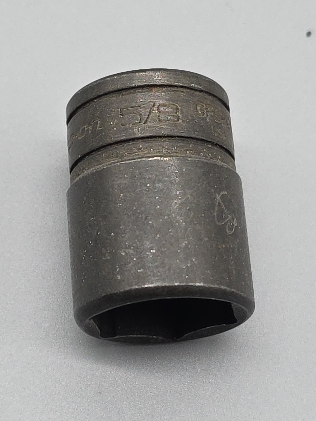 Snap On Tools GFS201 3/8 Dr 12Pt SAE 5/8 Flank Dr Shallow Industrial Socket USA