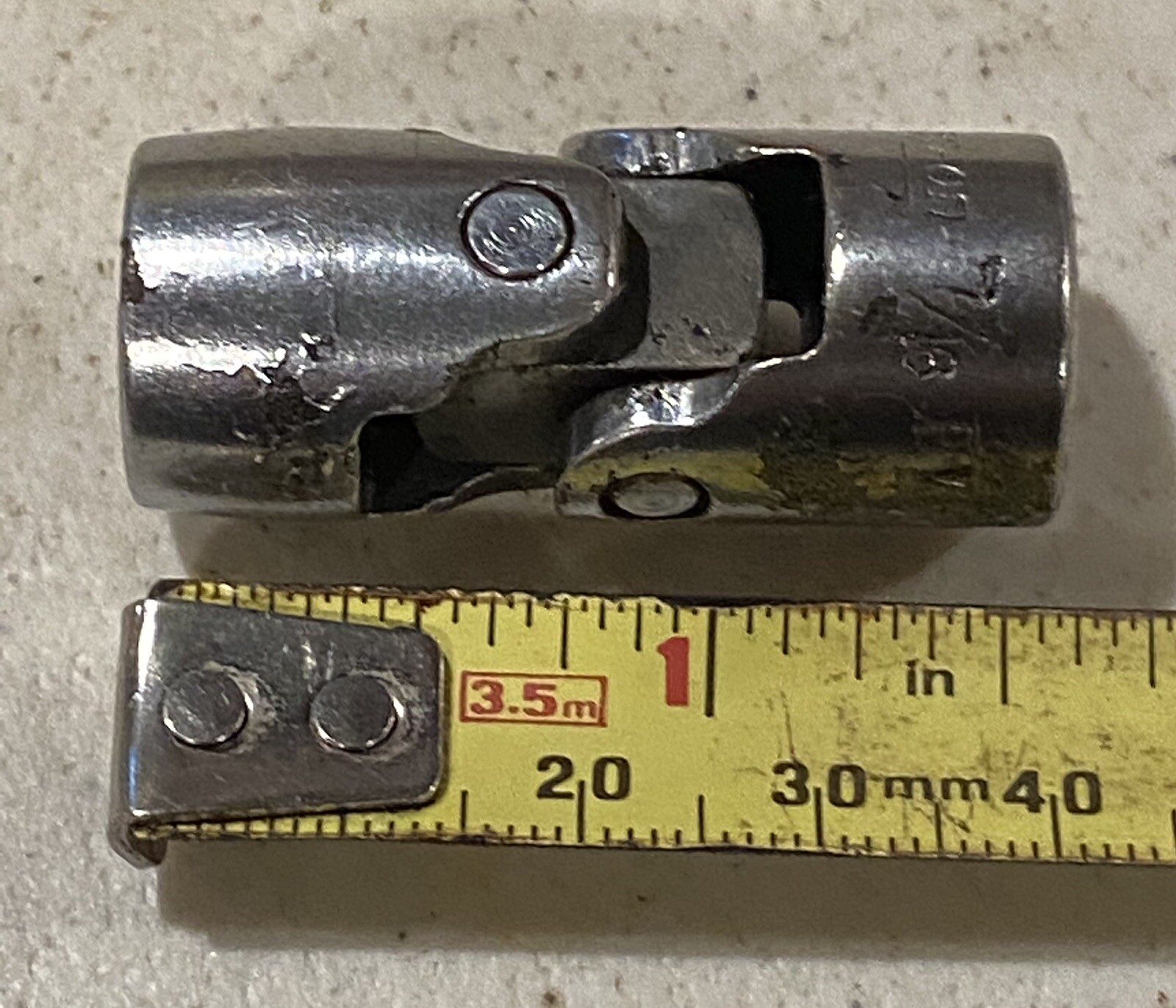 Snap On FVU14USA, 3/8″ Drive 7/16″ SAE 12 Point Chrome Swivel Socket USA