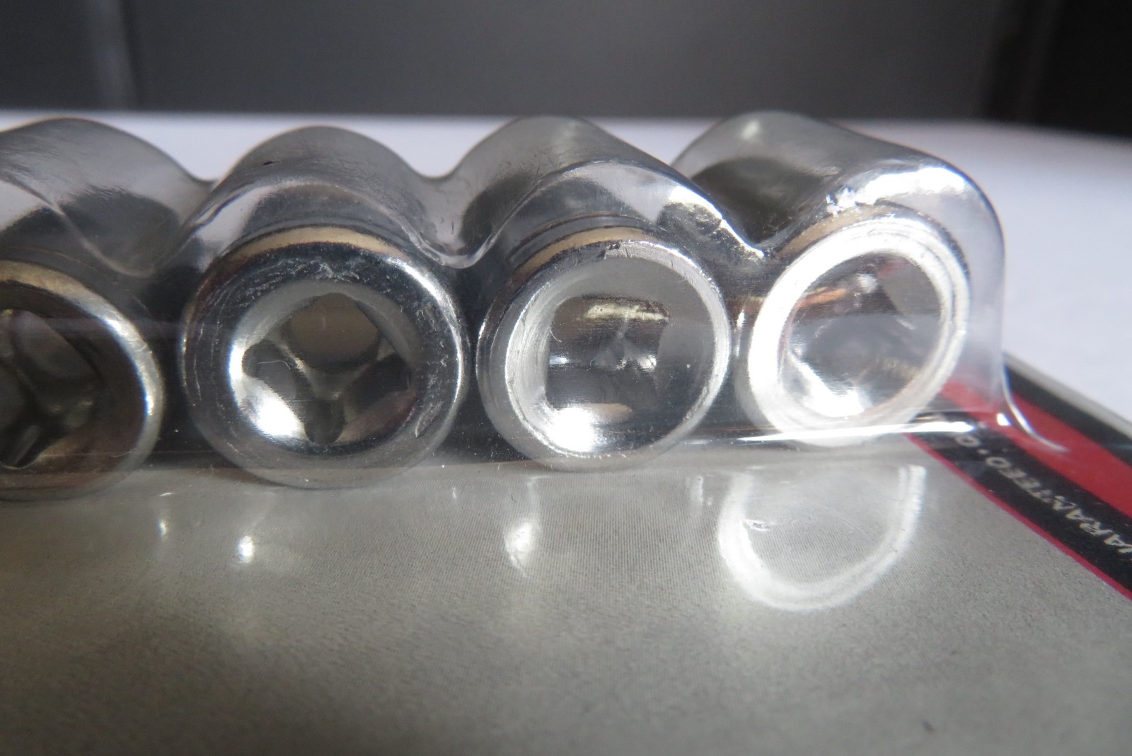 Vector® 12 PC. 1/4″ Drive 6 Point Mid-Length SAE Socket Set 5/32″ to 1/2″ Chrome