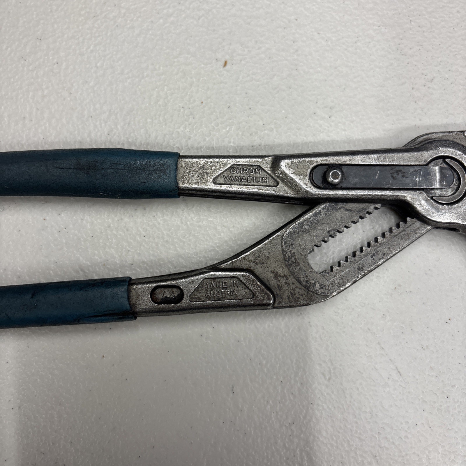 Gedore 142-10 Universal Pliers 15 Settings 10”