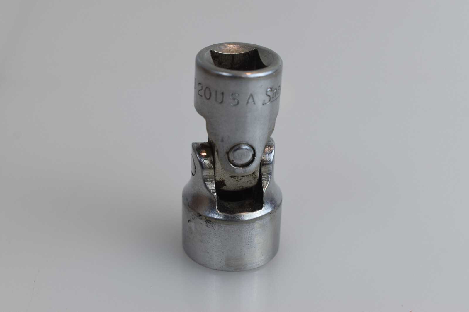 Snap On Tools FVU20 5/8″ SAE Flank Drive Universal Socket 3/8″ Drive 12 point