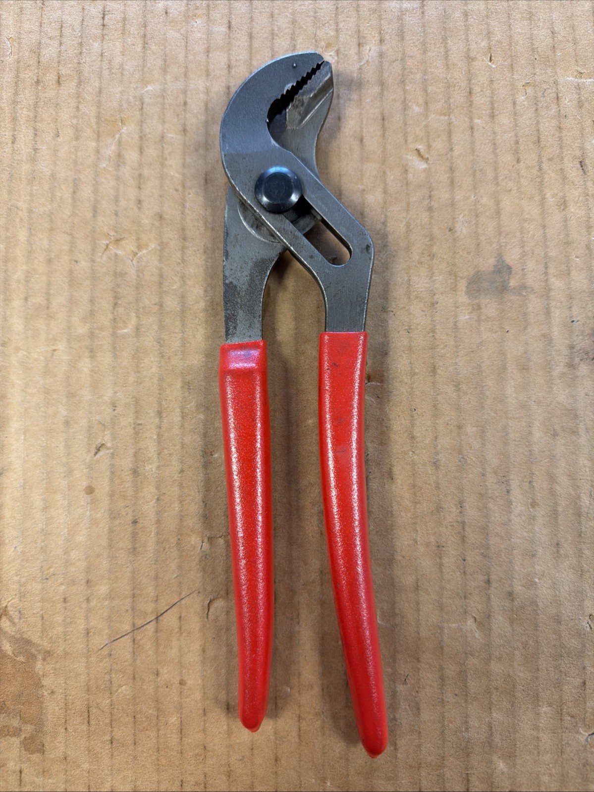 (F2626) Snap-On Tools USA 91CP 9″ Slip-Joint Tongue & Groove Pliers Red