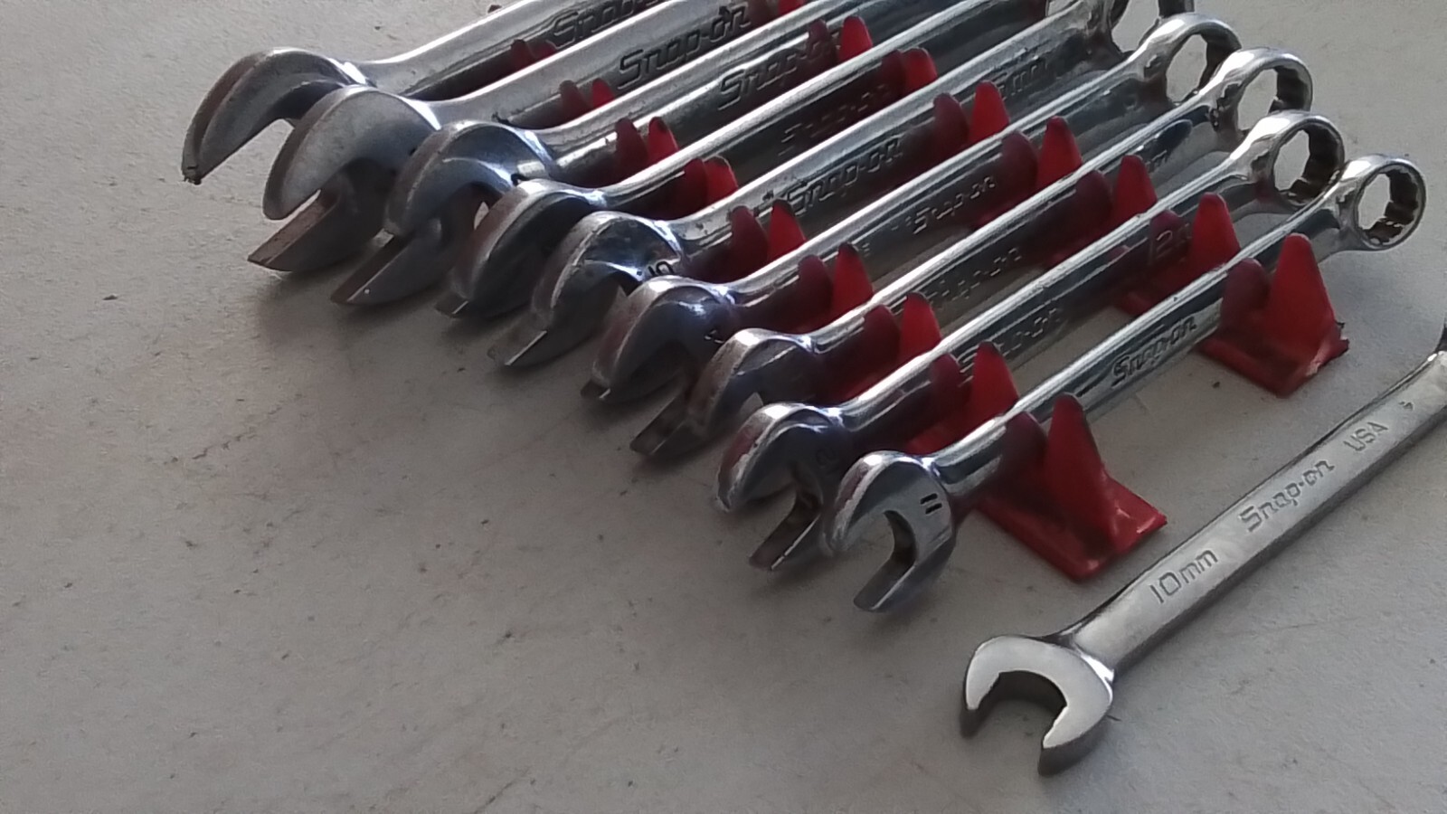 SNAP ON OEXM 10 PIECE SHORT METRIC COMBINATION WRENCH SET FROM 10MM. TO 19MM.