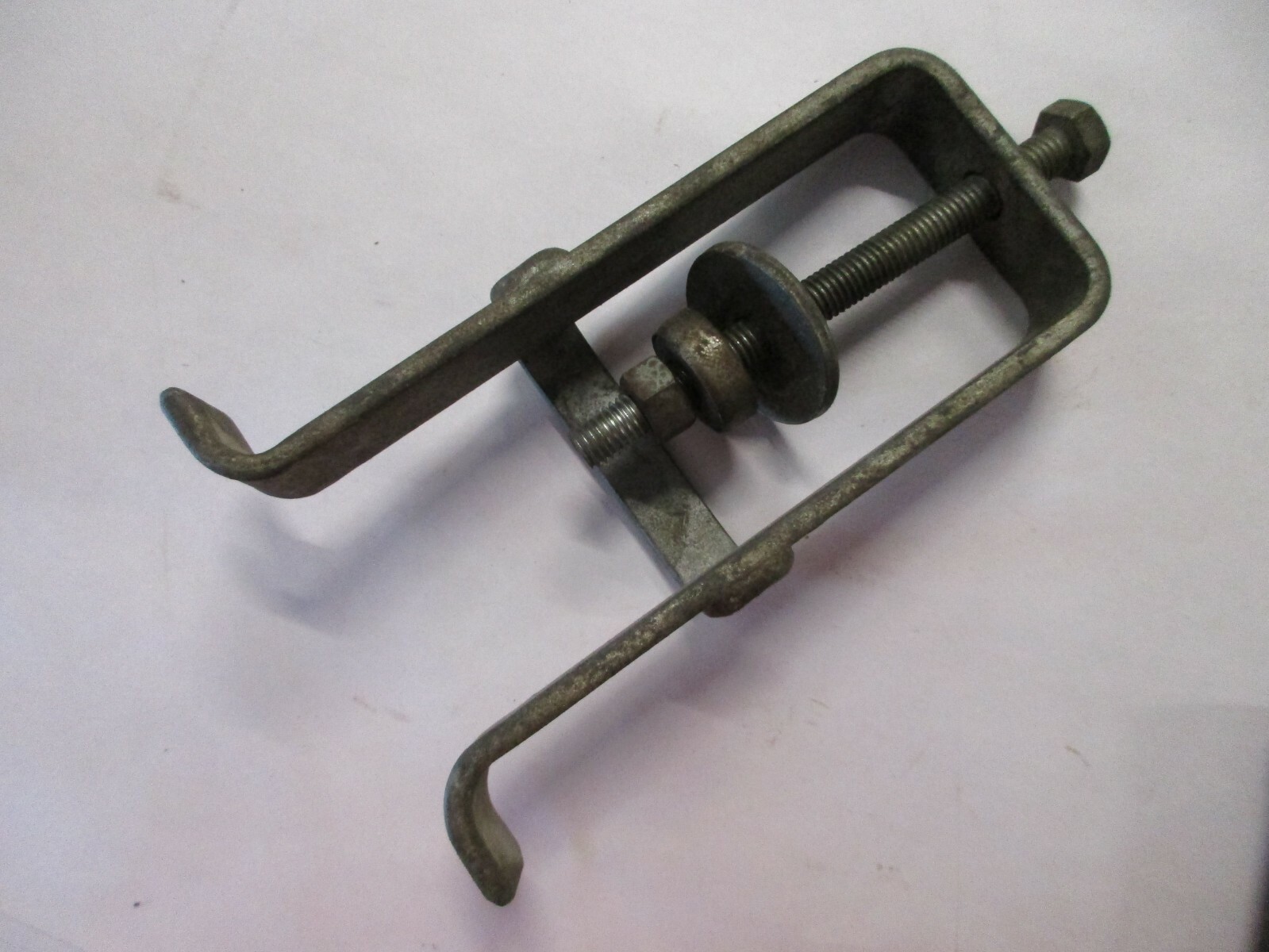 KENT MOORE TOOL J-33367 BEARING CUP PULLER BRIDGE