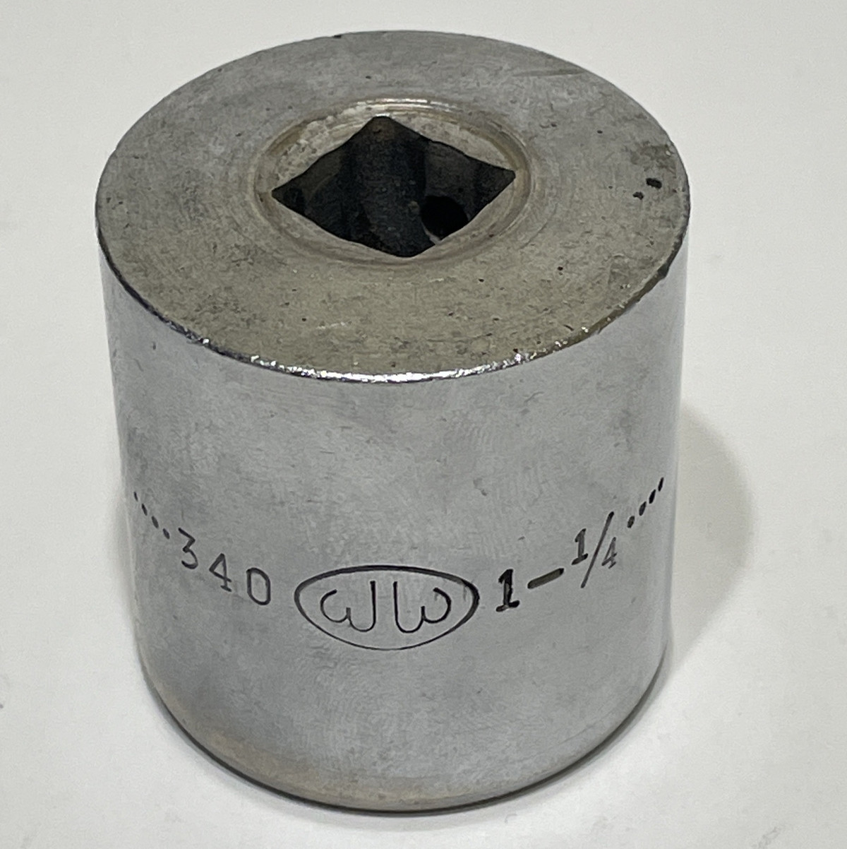 Vintage Walden Worcester WW 340 1-1/4In SAE 1/2″ Drive 12 Pt Socket Chrome