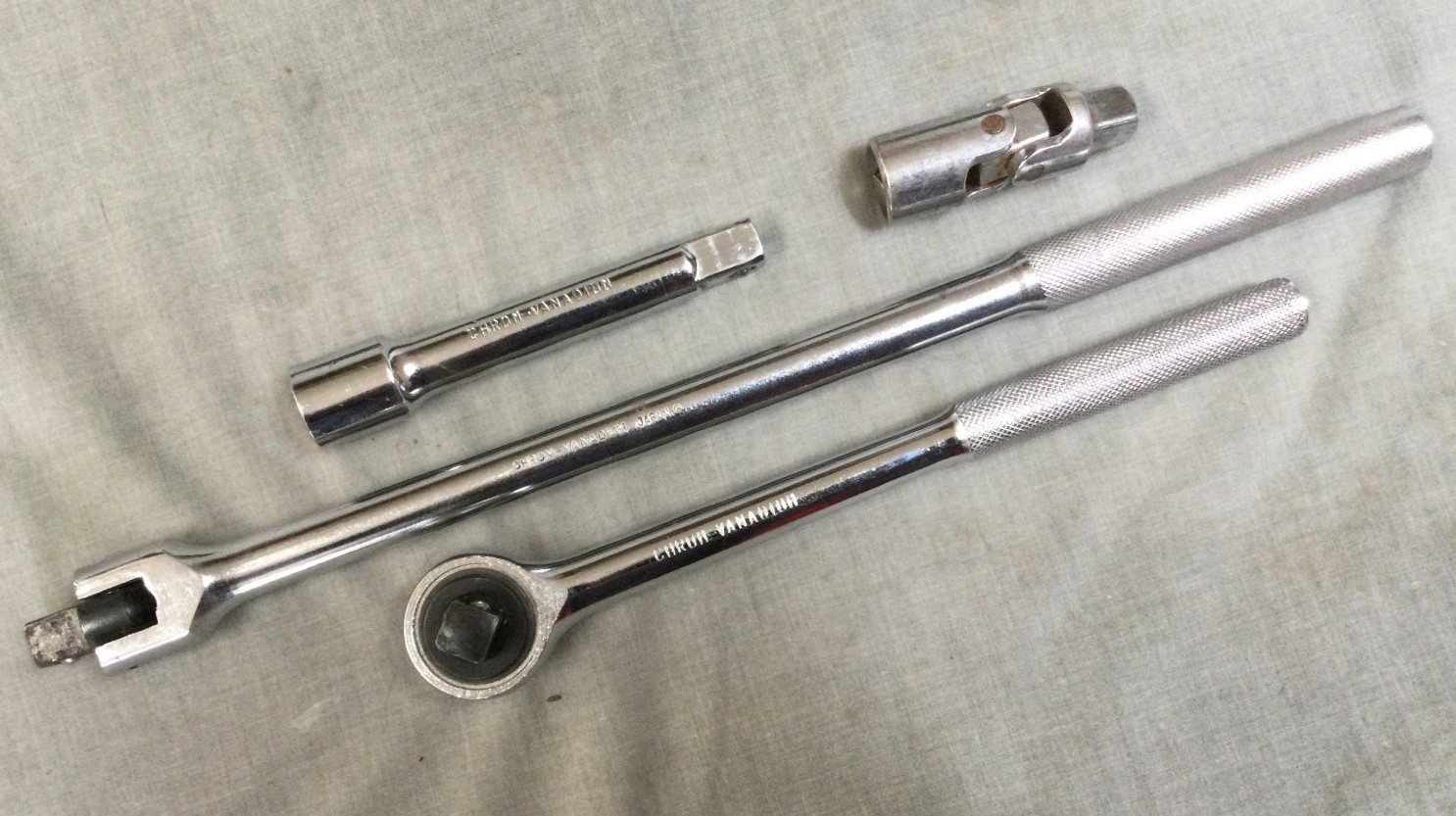 1/2″ Drive Socket Set – Ratchet – Extension & Breaker Bar – Metal Case Japan