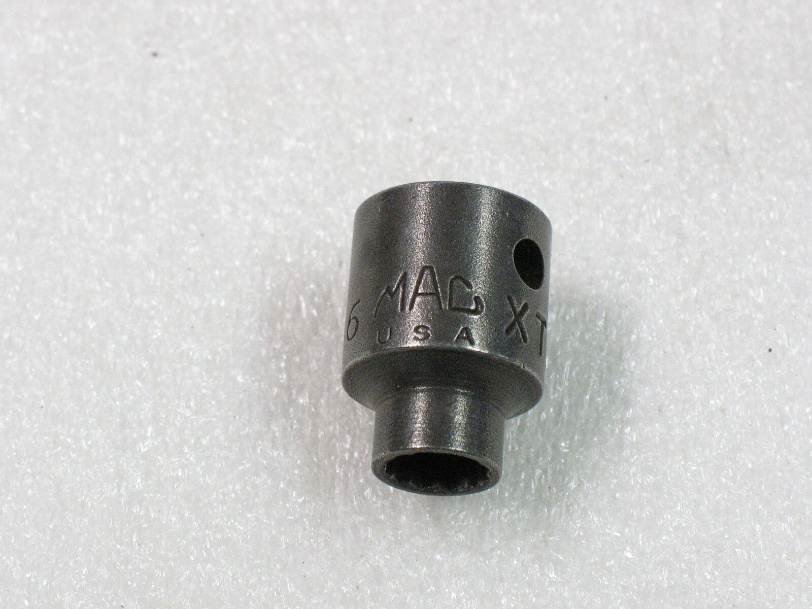 Mac Tools XTI02 5/16in. 3/8″ Drive 12 Point Shallow Impact Socket