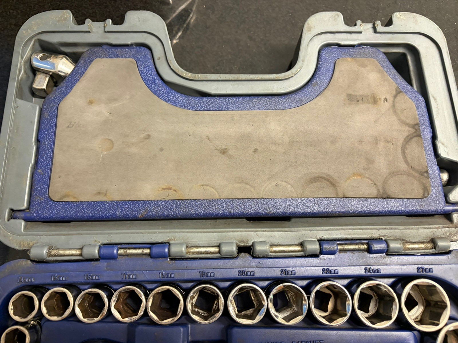 Blue Point 33 pc 1/2″ Drive SAE/Metric General Service Socket Set BLPGSS1233