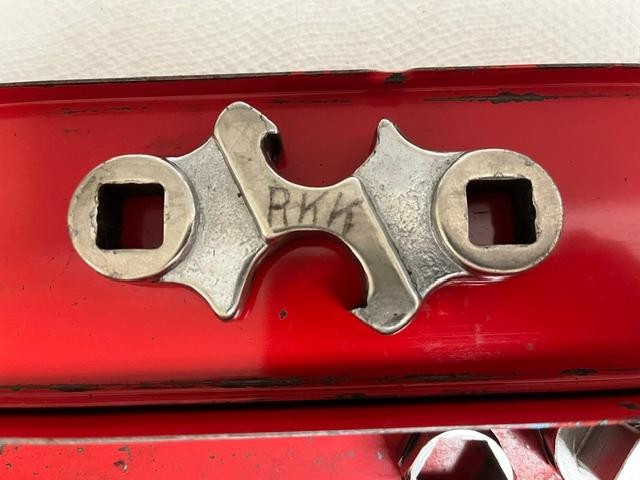 Mac Tools VRF Alignment Low Clearance Access Ratchet and Sockets with METAL Case