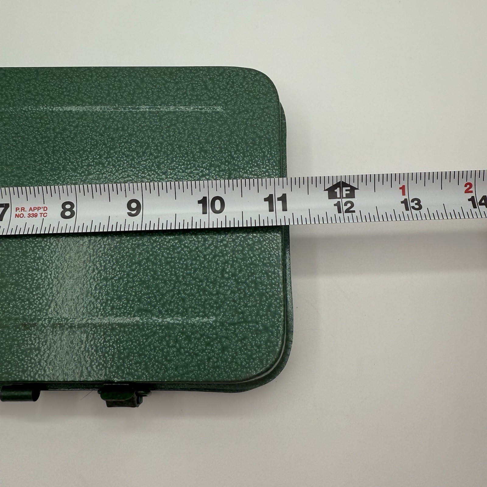 Vintage KR Tools 21-piece 1/4” 3/8″ SAE Socket Set with Green Metal Box