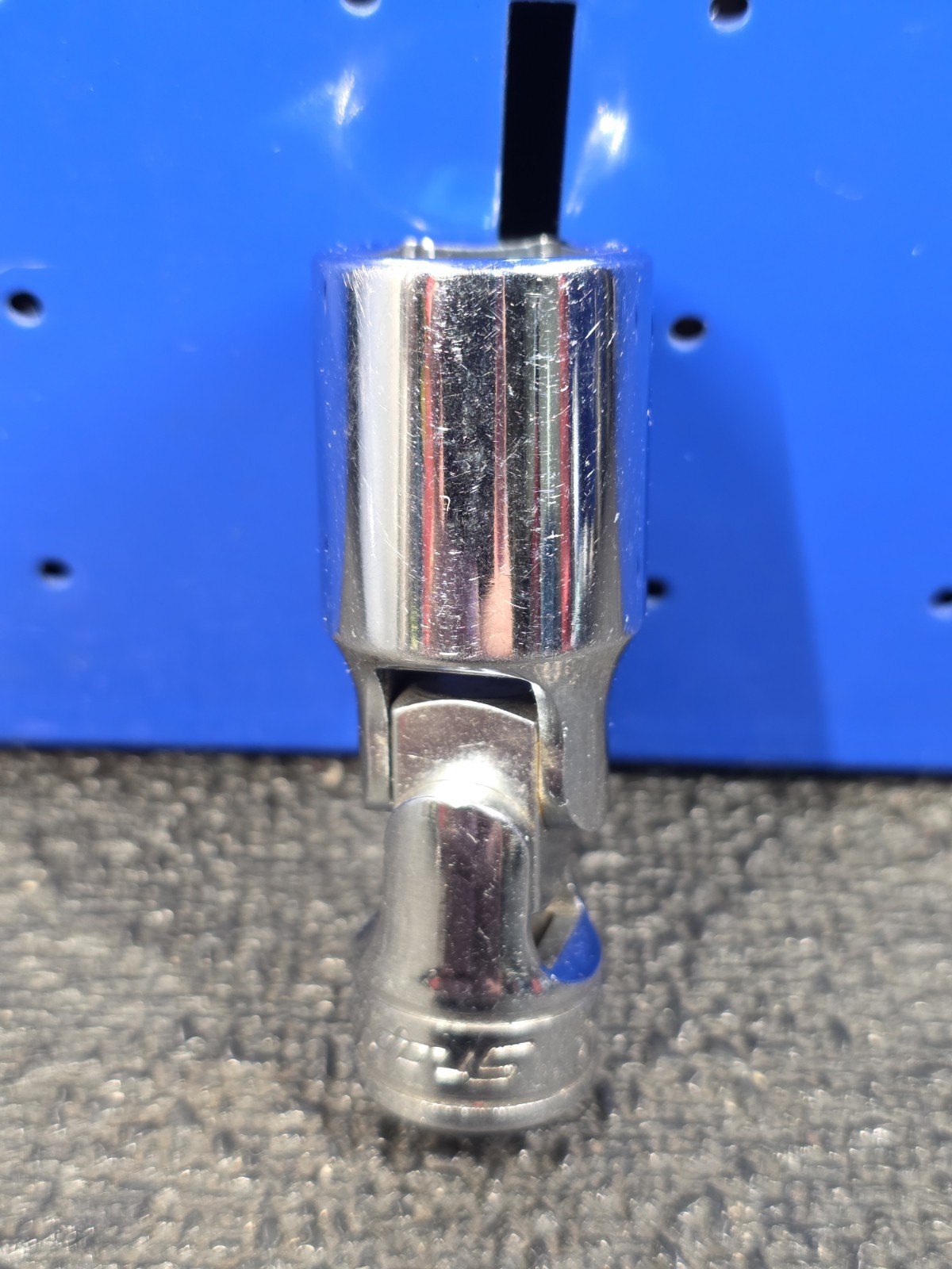 Snap-on Tools FSU22 11/16″ SAE 6-Point Deep Chrome Universal Swivel Socket USA