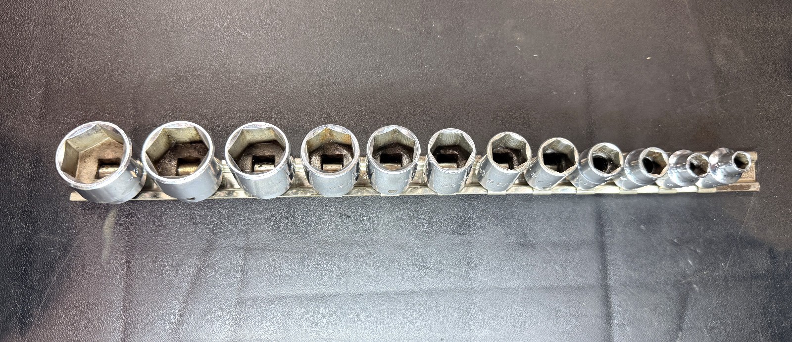 MAC TOOLS X-SERIES 12-PC 6-PT SAE 3/8-DR SHALLOW SOCKET SET 1/4′ – 15/16″ USA