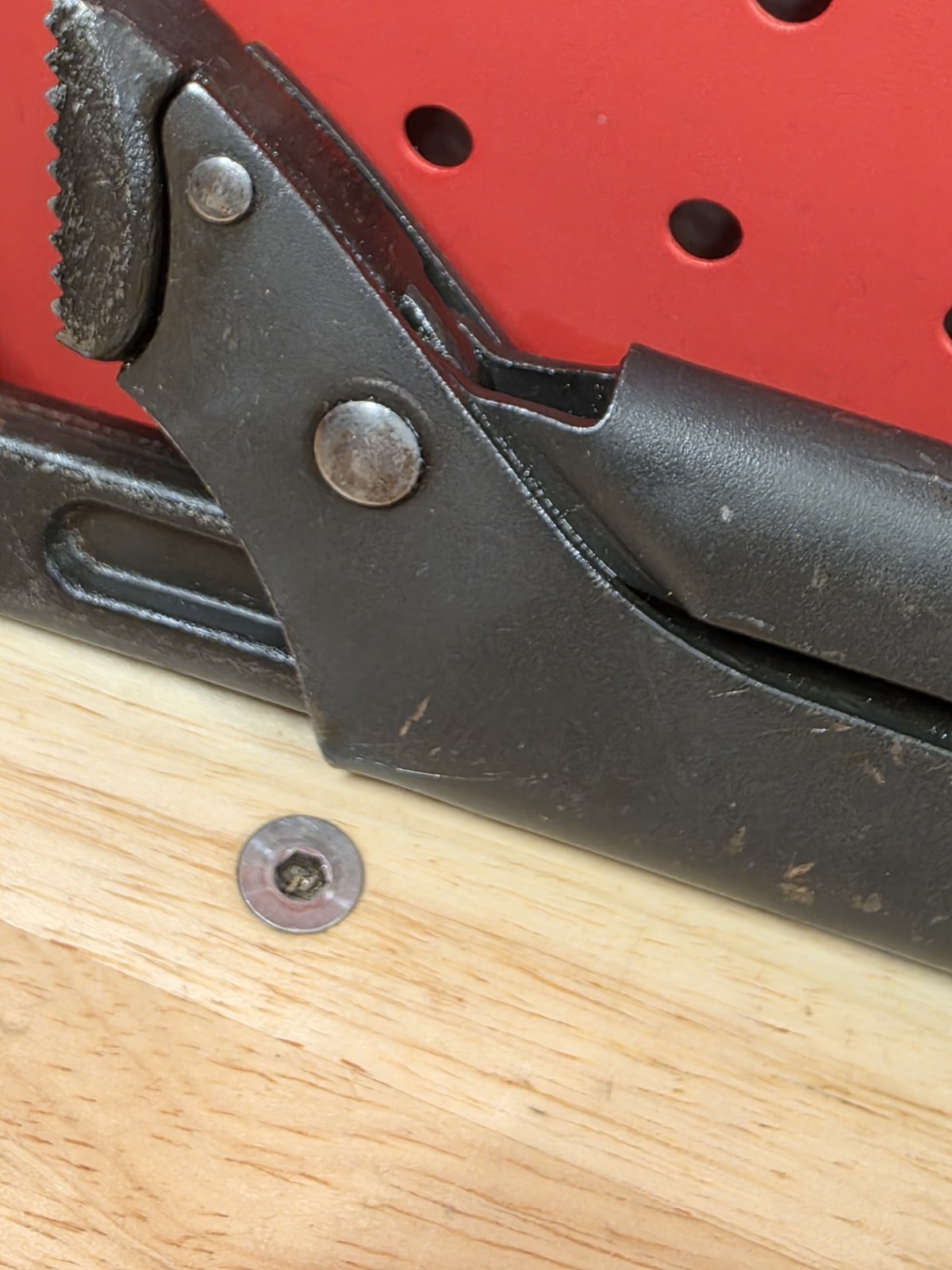 Snap-on Tools PWZ2 17″ RED Soft Grip Adjustable Pliers Wrench