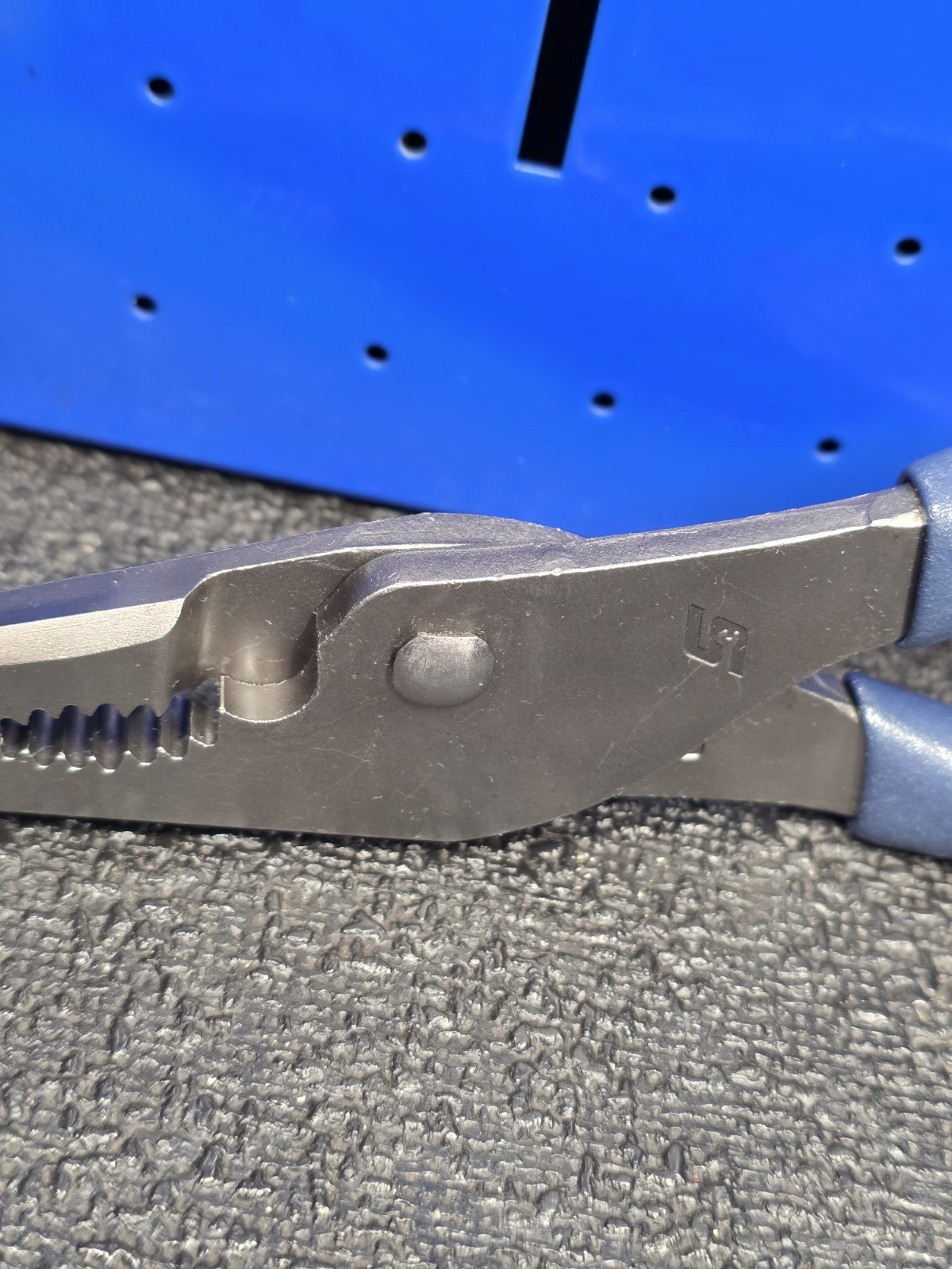 Snap-on LN47ACFMB Power Blue 9″ Soft Grip Long Nose Slip Joint Pliers NICE