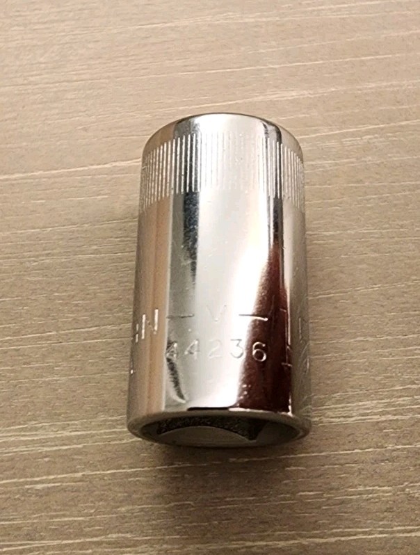 Craftsman 15mm Socket 12 Point 1/2″ Drive V 44236 (Top Knurl)
