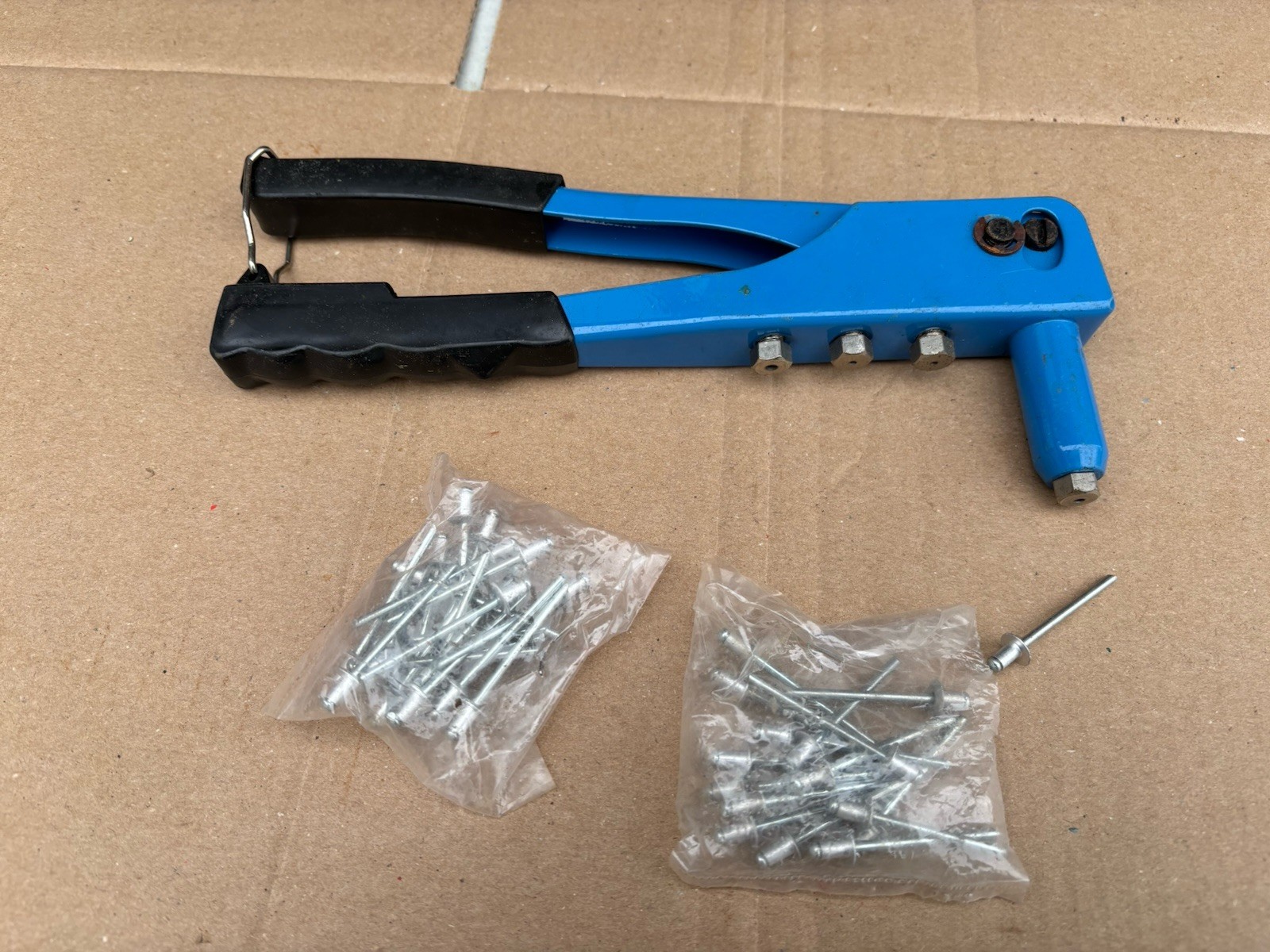SILVERLINE MULTI SIZES POP RIVETER RIVETING GUN, WITH SOME POP RIVERTS,vintage