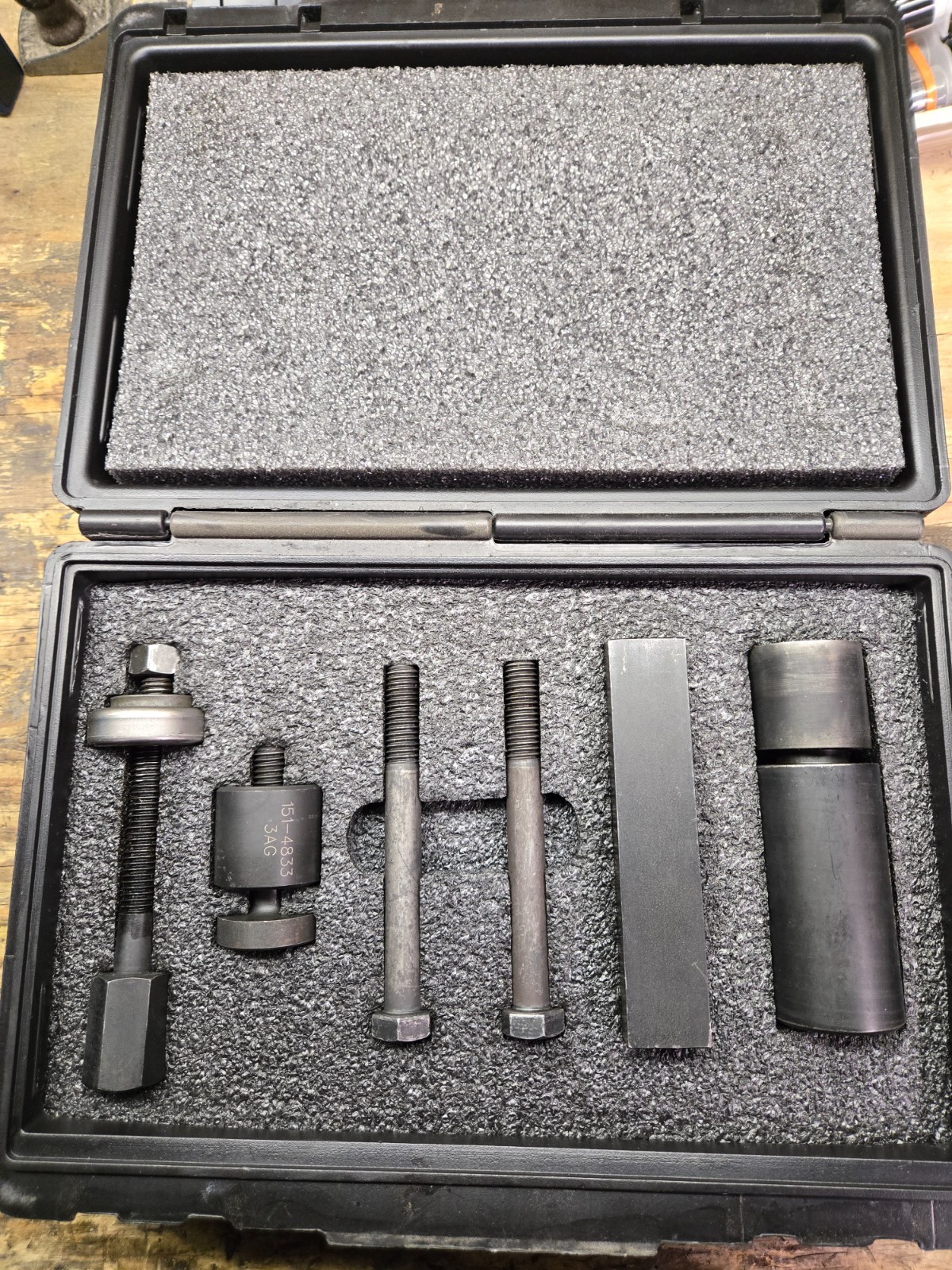 169-3374: Brass Injector Sleeve Removal Tool Group 1693374 For 3176 engine.