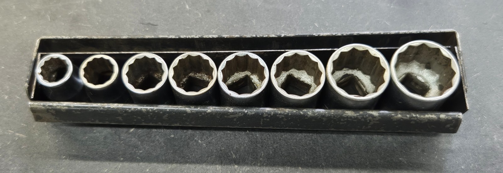 Craftsman =V= USA 3/8″ Drive 12pt METRIC 8 Pc 9mm – 19mm Shallow Socket Set