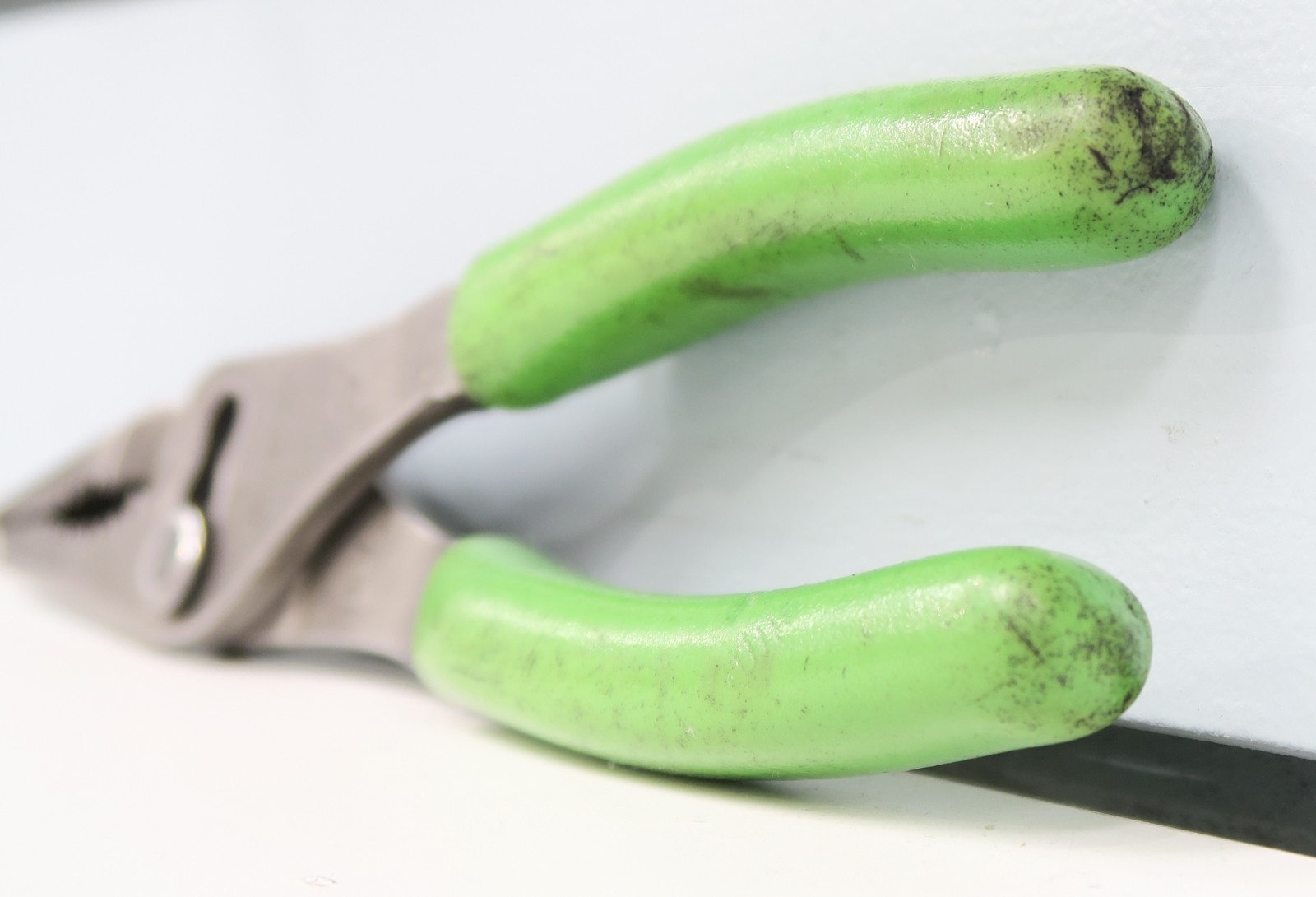 Snap on Tools LN46ACFG 7in. Green Soft Grip Long Nose Slip Joint Pliers USA