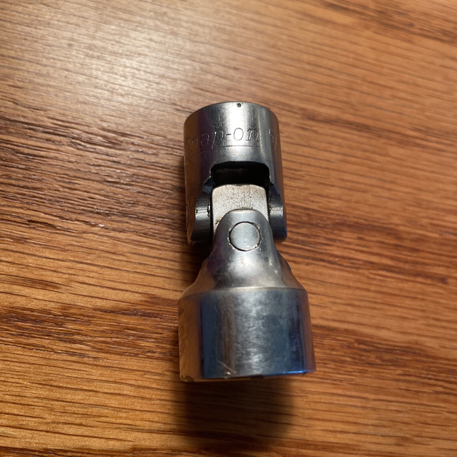 Snap-On Tools FVU20 5/8″ Universal Swivel Socket 3/8″ Drive 12 point Made In USA