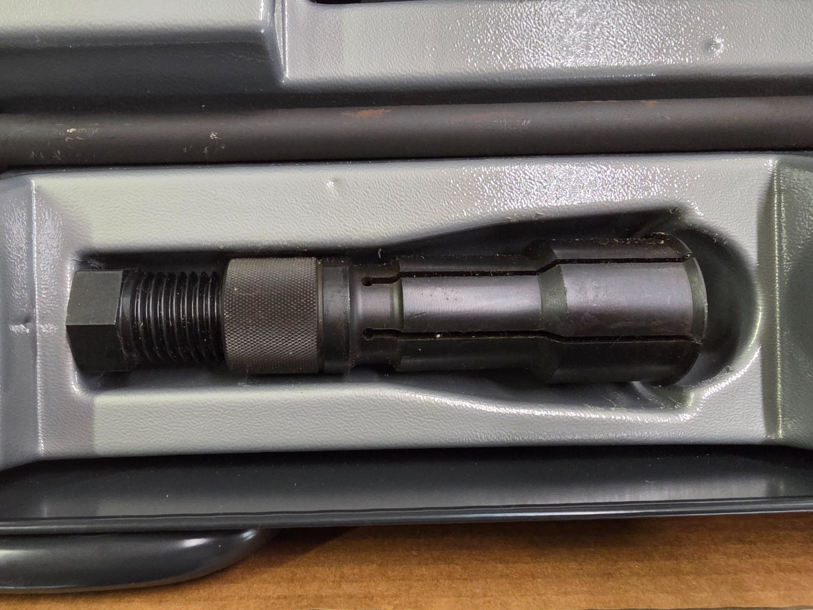 SKF TMSC 30-60 Split Collet Bearing Puller, New in Metal Case, Made in France.