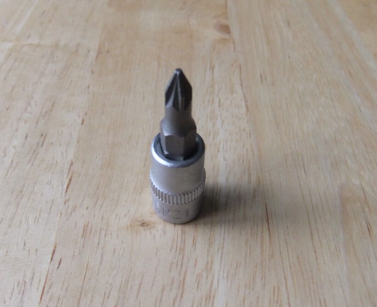Welzh Werkzeug 1/4 Drive Chrome Vanadium Socket and PZ1 S2 Steel Bit – 35mm Long