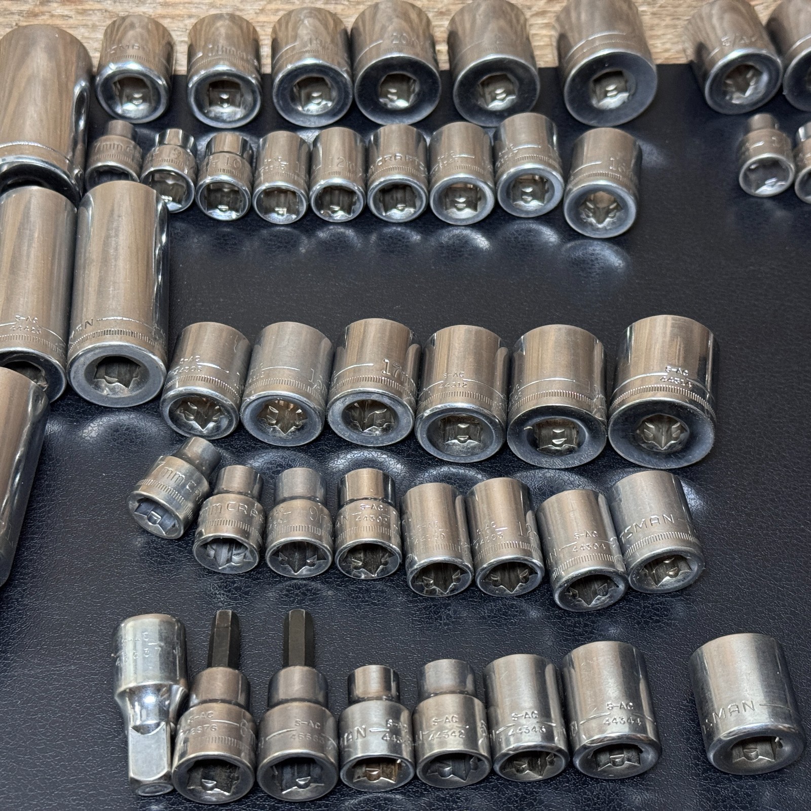 Craftsman S-AC 3/8 Drive Metric & SAE Socket Set STD Deep w/ Ratchet 44808 —81pc