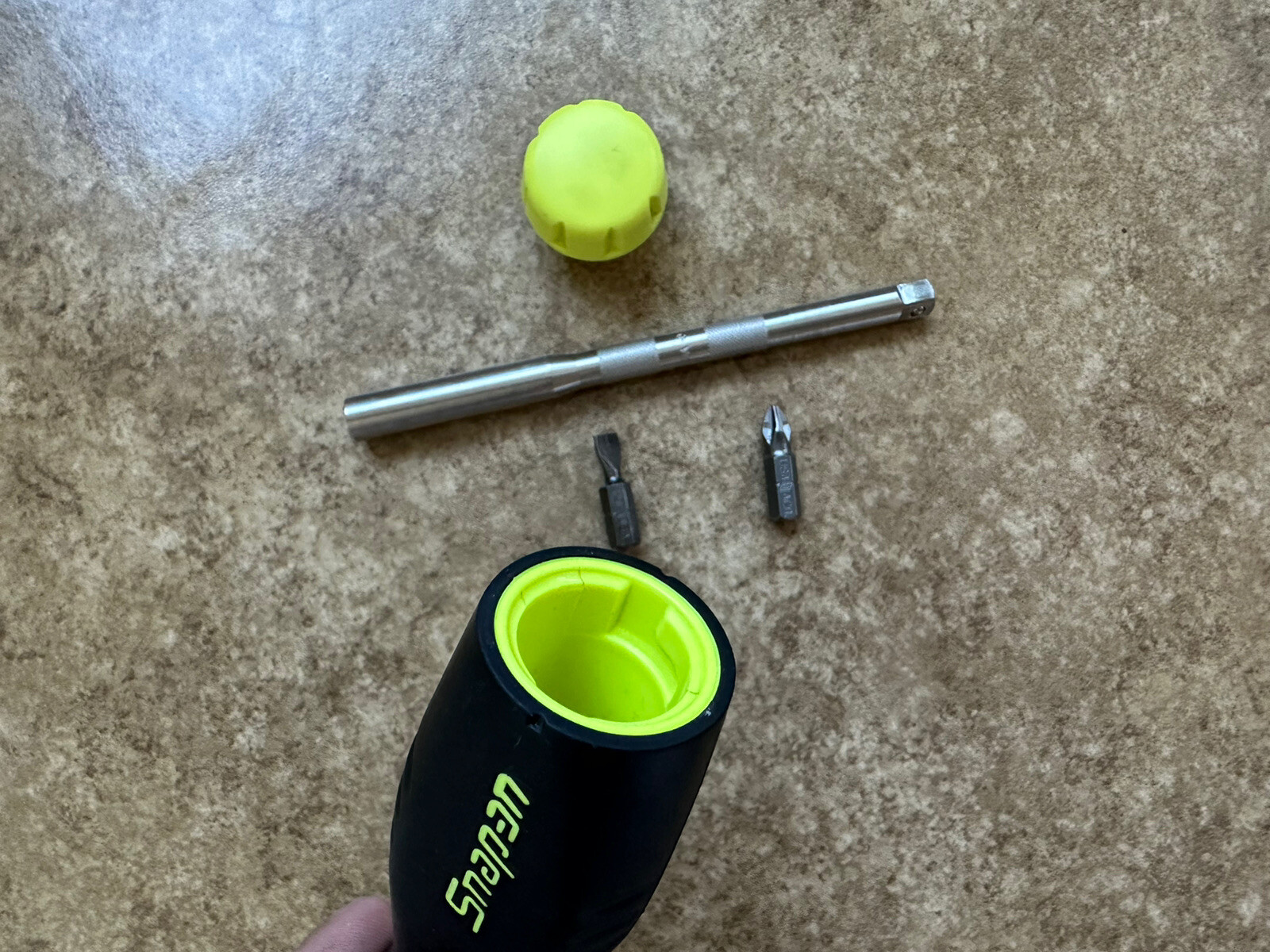 🟡 New Snap-On HI-VIZ Soft Grip Ratcheting Screwdriver w/ Bits SGDMRC44BHV