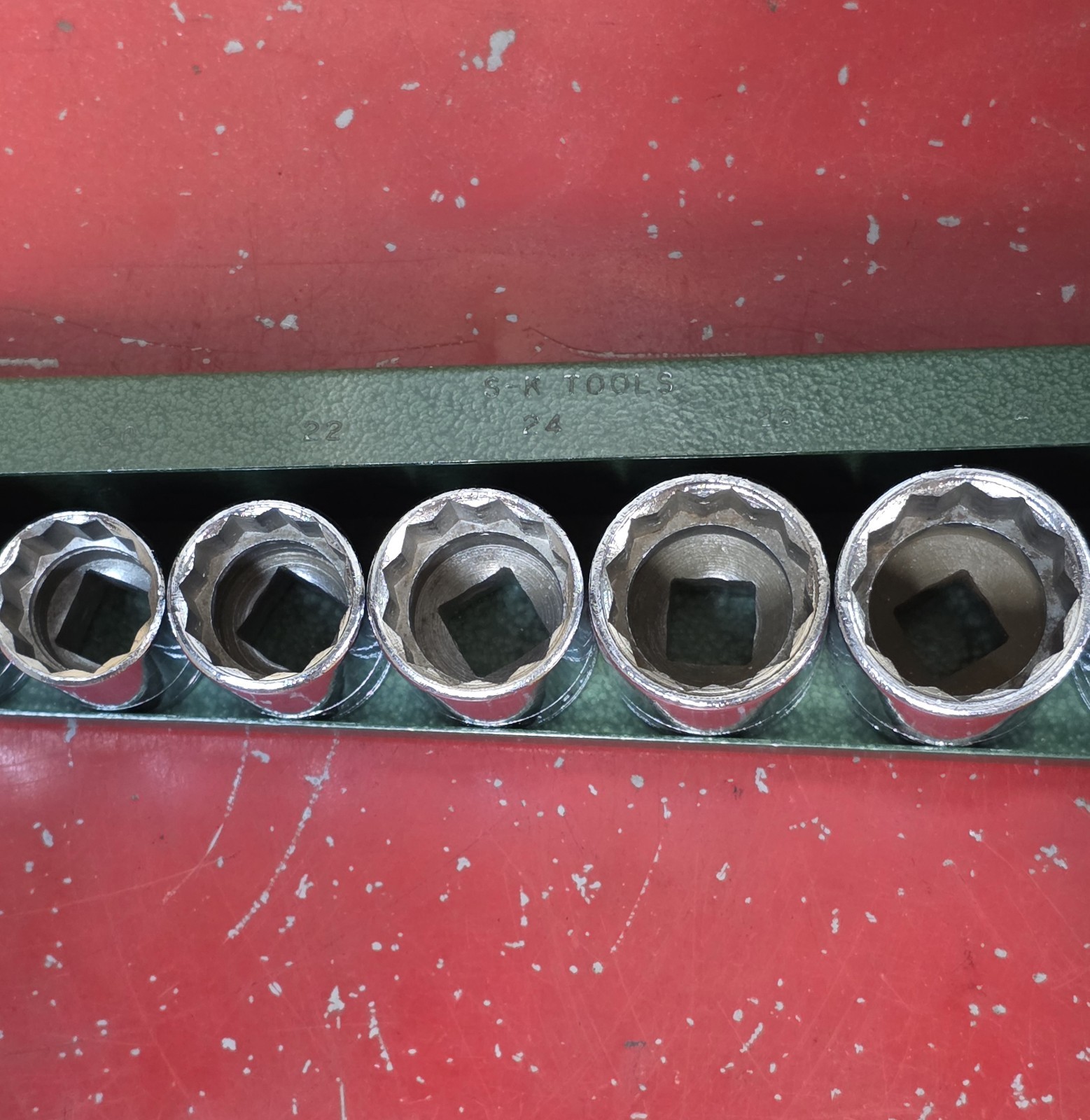 SK Tools 1/2″ Dr 13pc Metric Socket Set 12pt 15-20 22 24 26-28 30 32mm Vintage