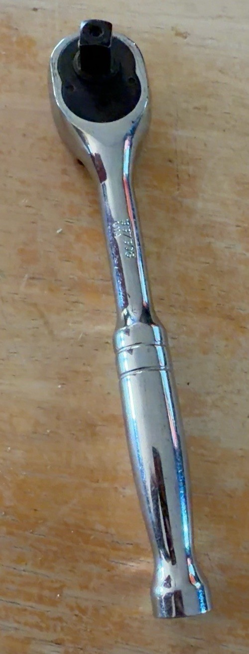Nice Kobalt 337308 Polished Chrome 3/8″ Ratchet Socket Wrench Works great