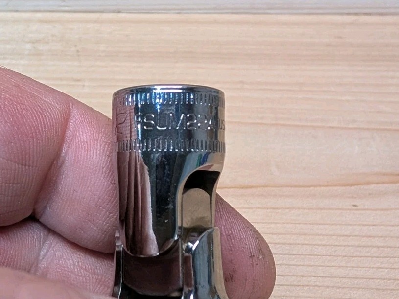 Snap-On Tools USA 3/8″ Drive 22mm Metric 6pt Chrome Swivel Socket FSUM22A