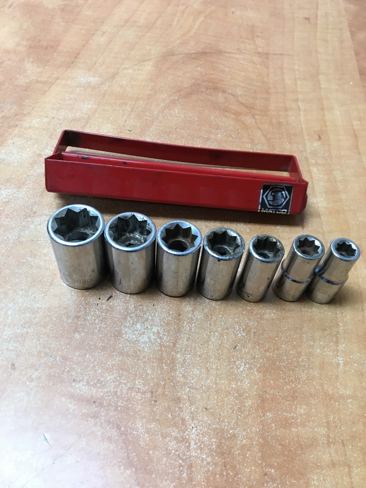 Matco Tools 7 Pc 3/8» Dr. 8 Pt. SAE Double Square Socket Set w/Red Metal Holder