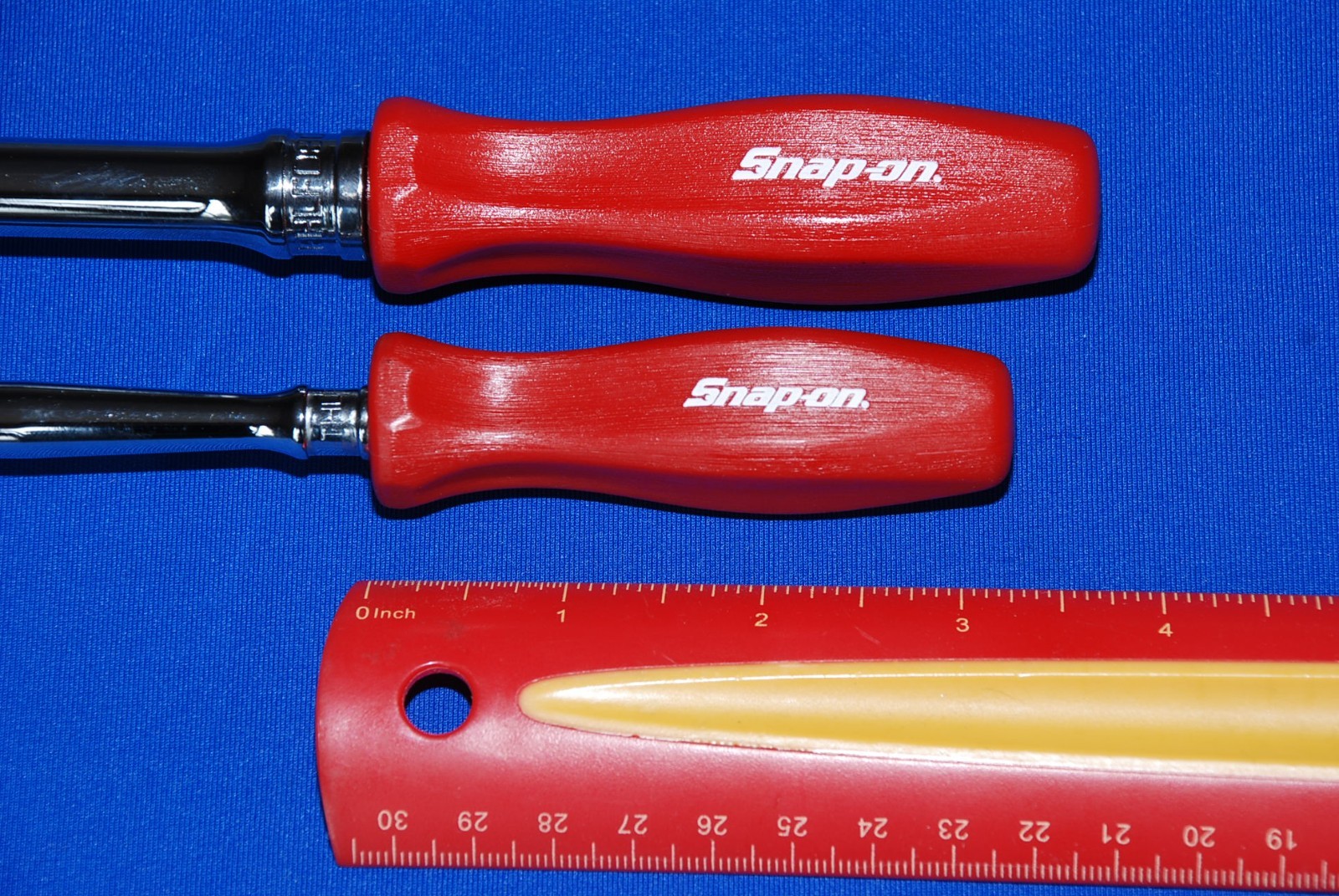 Snap-on Tools 1/4″ & 3/8″ Drive Dual 80 Red Hard Grip Flex-Head Ratchet Set