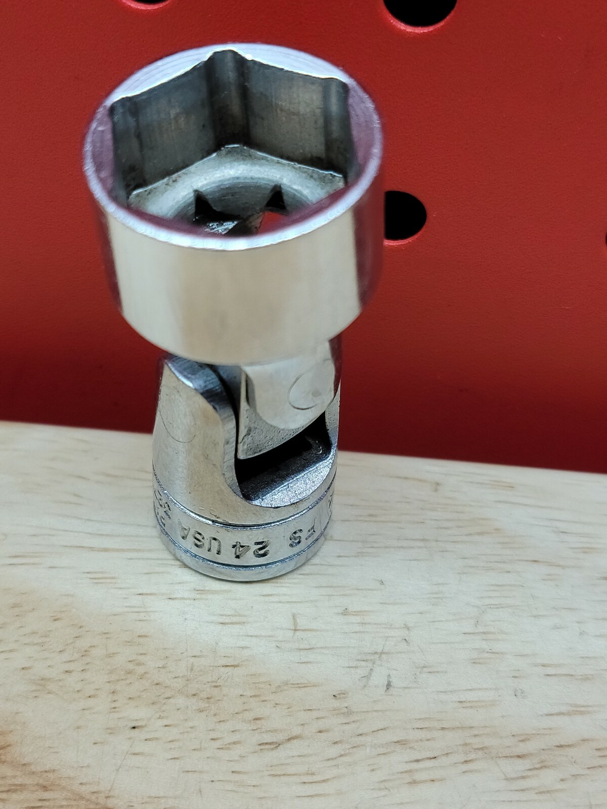 Snap-on Tools FS24 3/4″ 6 Point 3/8″ Drive Swivel Universal Flex Shallow Socket