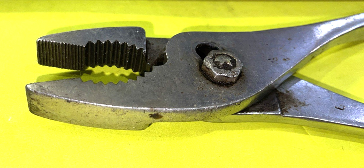 SNAP-ON & BLUE-POINT TOOLS 2 PIECE SLIP JOINT & 20 IN ADJUSTABLE JAW PLIERS