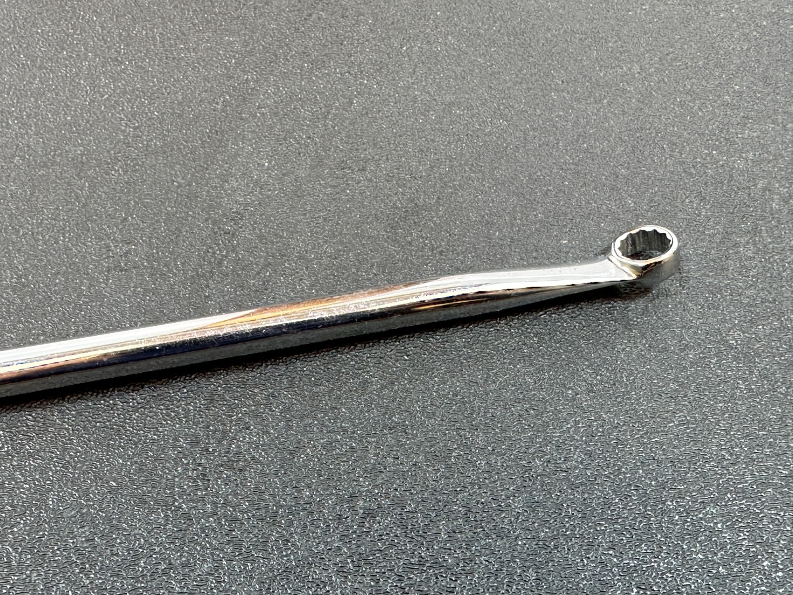 🇺🇸 Snap-On Tools USA XDH810A SAE 1/4″ x 5/16″ High-Performance Box End Wrench