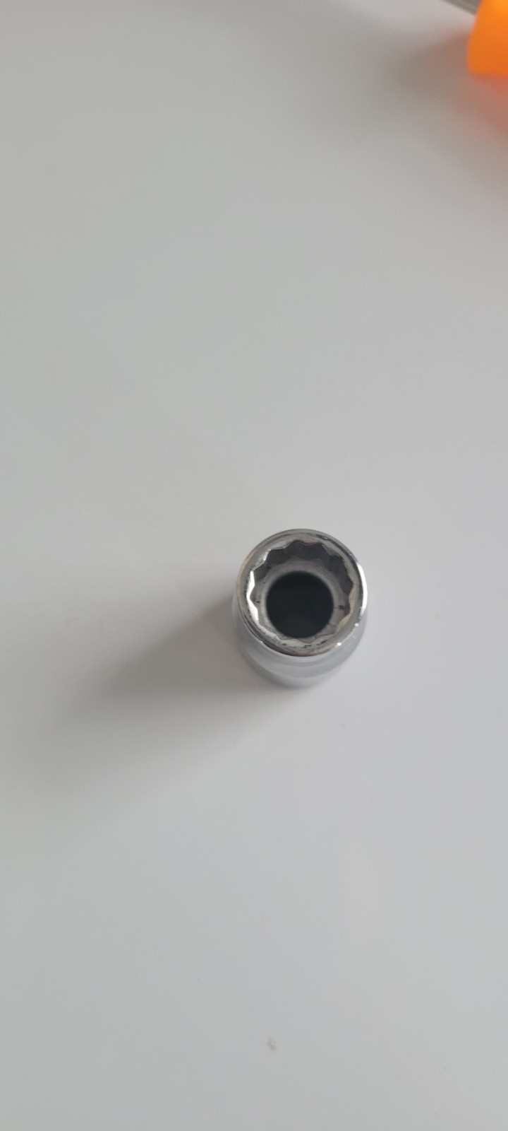 Like New Snap-on FV-121 3/8″ Drive 3/8″ Shallow Socket 12-point