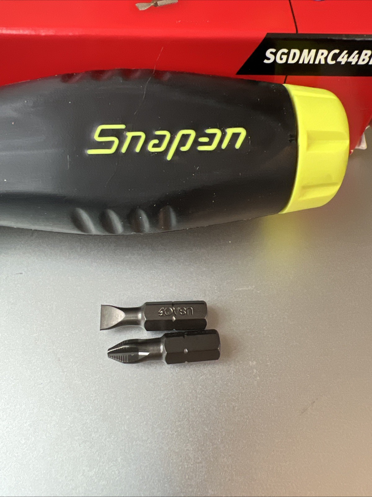 New Snap on Ratcheting Screwdriver SGDMRC44BHV HI-VIZ SOFT Grip HANDLE 🔥BOX