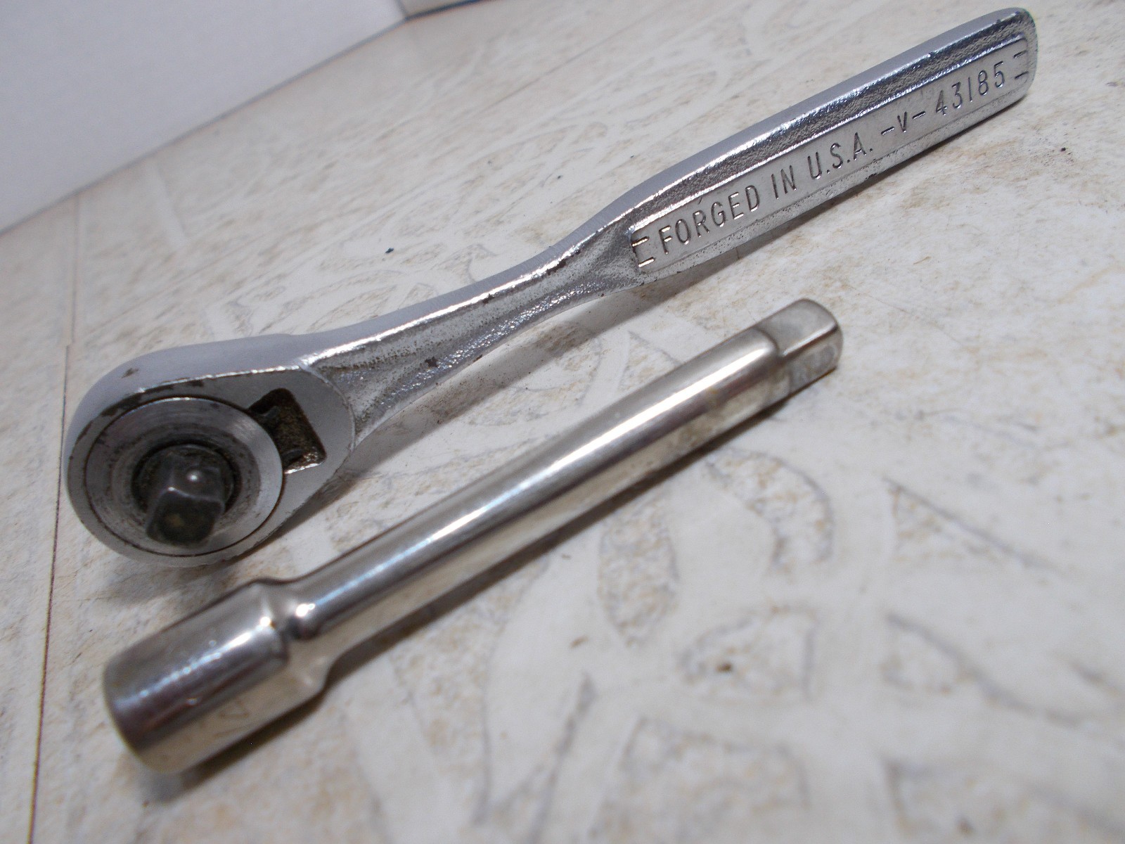 VTG. Craftsman 43185 V Series 1/4″ Dr. Ratchet W/Oil Port PLUS 3″ Extension (F2)