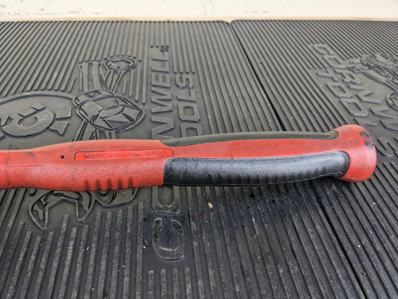 #ba689 Snap On HBBD24, Soft Grip 24 Oz Ball Peen Dead Blow Hammer Red